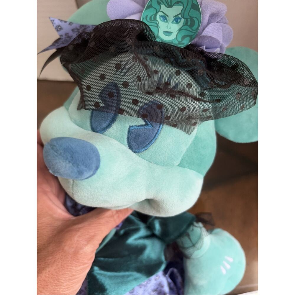 Minnie Mouse Main Attraction Haunted Mansion Plush 10/12 2020 w/ Tags - Picture 9 of 16